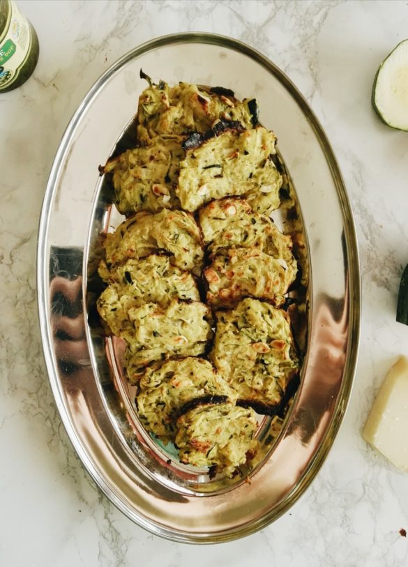 Pieczone placuszki z cukinii z pesto i parmezanem 42