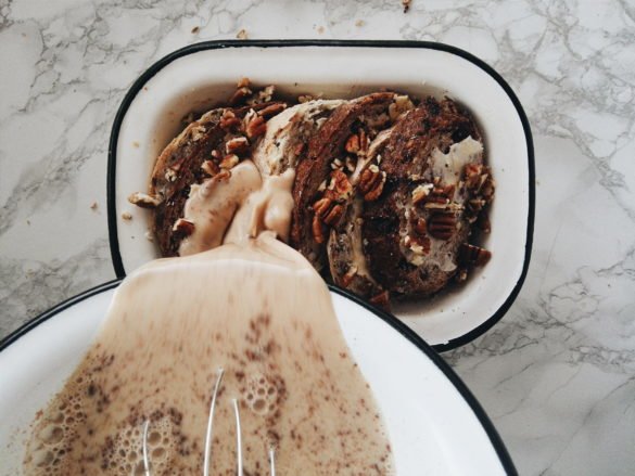 Razowy bread pudding z pekanami 44