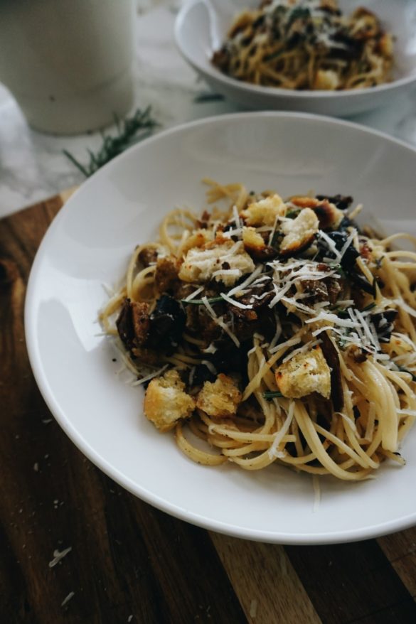 Makaron z borowikami, pecorino i grzankami 24