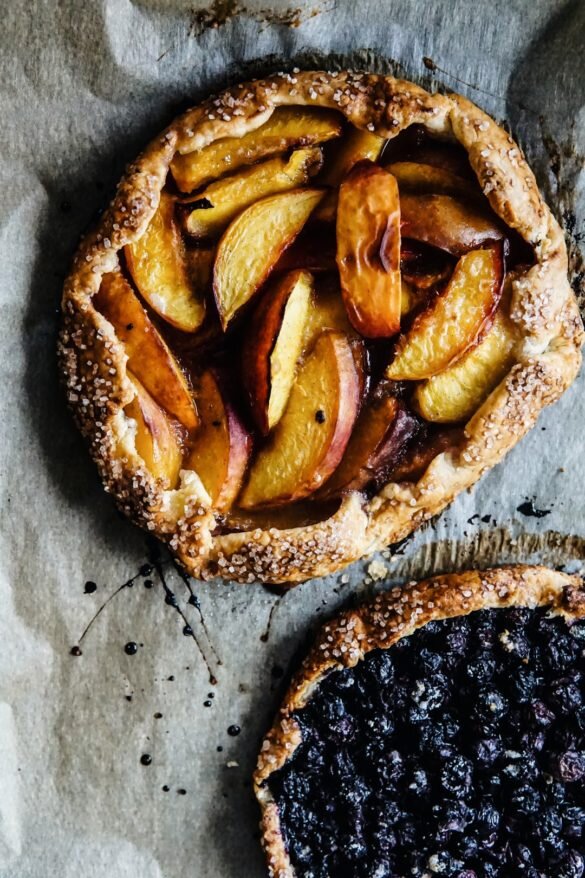 Proste listkujące ciasto z owocami - galette 34
