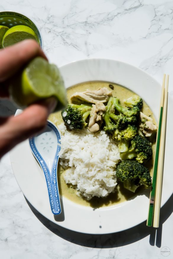 Tajskie zielone curry z kurczakiem i brokułem 6