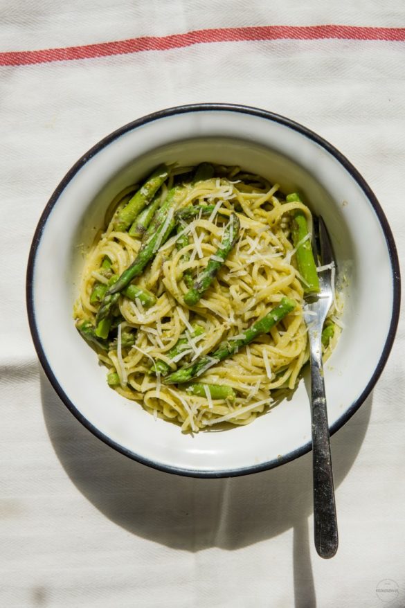 Makaron z pesto, szparagami i ziemniakami 8