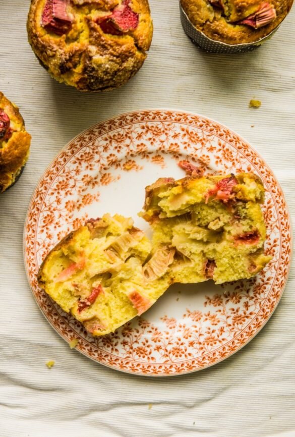 Pełnoziarniste muffiny z rabarbarem 10
