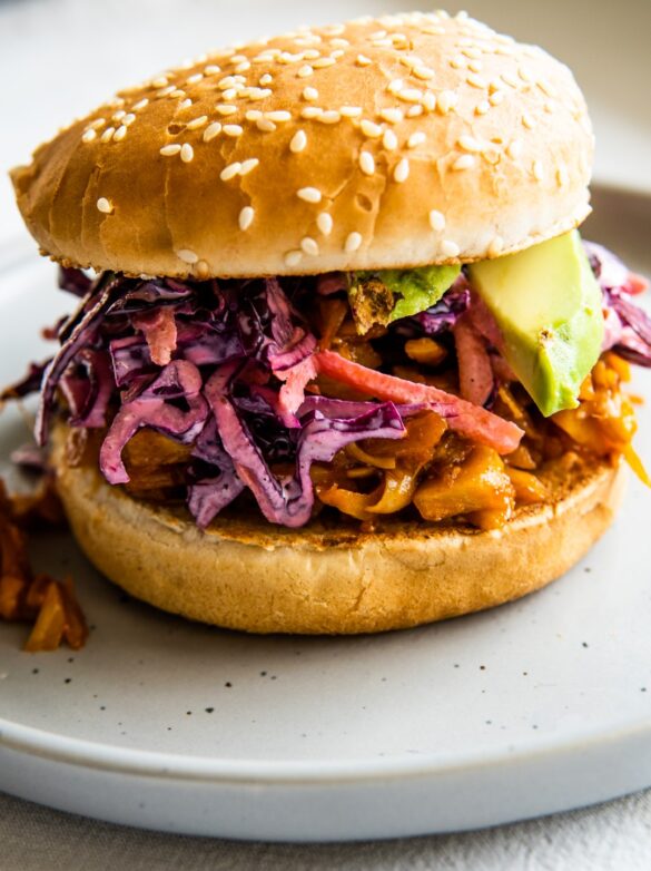 Burgery z pulled jackfruit, czyli wegański szarpany chlebowiec BBQ 12