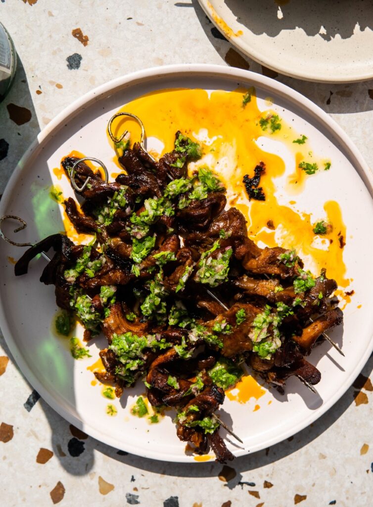Szaszłyki z boczniaków w harrisie z chimichurri 1 Szaszłyki z boczniaków w harrisie z chimichurri