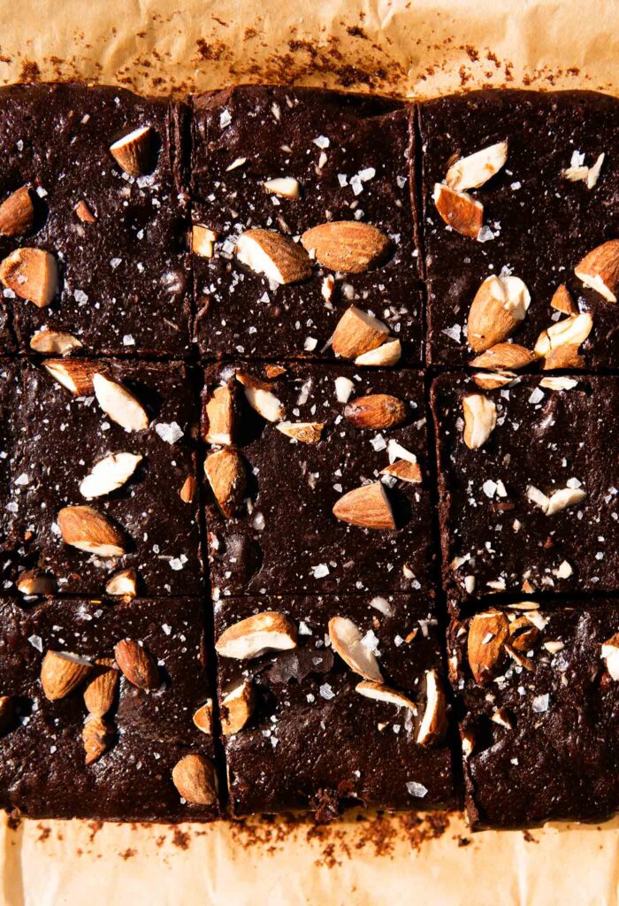 Brownie z solonymi migdałami 1 Brownie z solonymi migdałami