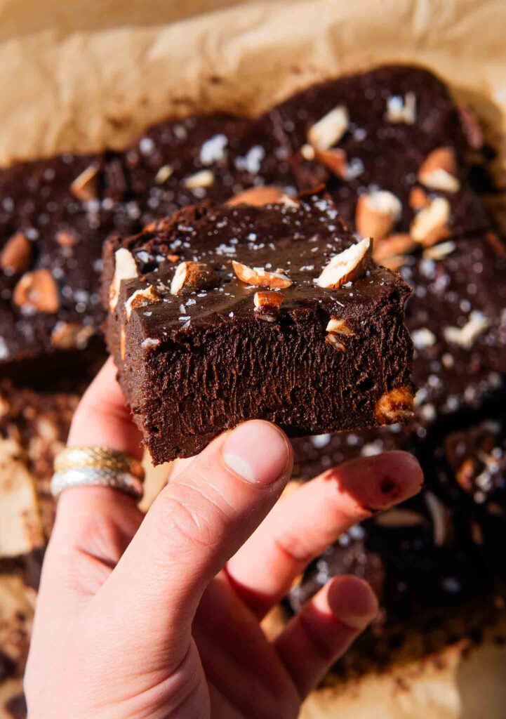 Brownie z solonymi migdałami 2 Brownie z solonymi migdałami