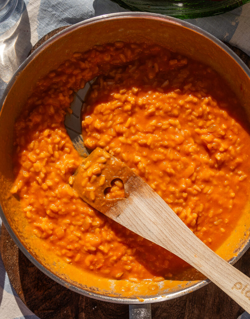 Bardzo pomidorowe risotto ze zmrożonym serem kozim 1 Bardzo pomidorowe risotto