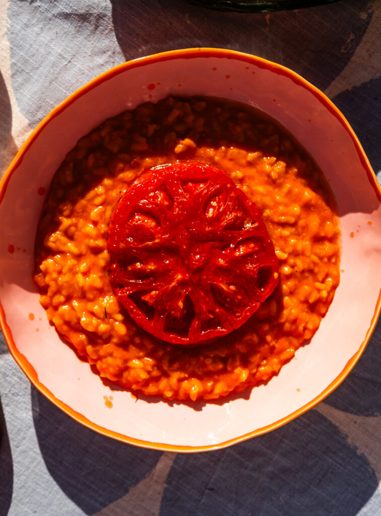 Bardzo pomidorowe risotto ze zmrożonym serem kozim 2 Bardzo pomidorowe risotto ze zmrożonym serem kozim 1