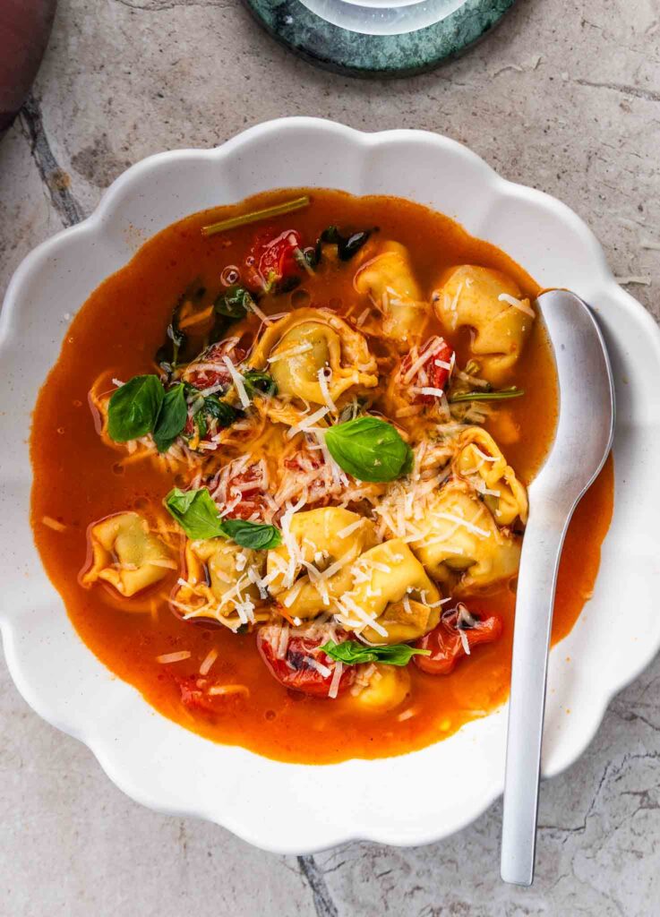 Zupa ravioli z przypalanych pomidorków koktajlowych 1 Zupa ravioli z przypalanych pomidorków koktajlowych