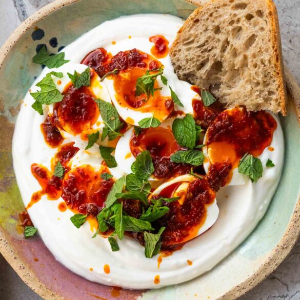 Jajka w sosie harissa