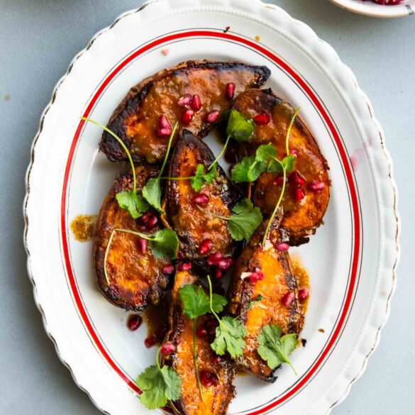 Pieczone bataty w miso i granatem