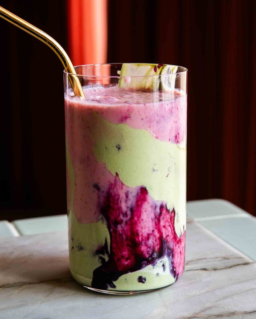 Truskawkowe matcha smoothie do kwadratu 2 Truskawkowe smoothie do kwadratu