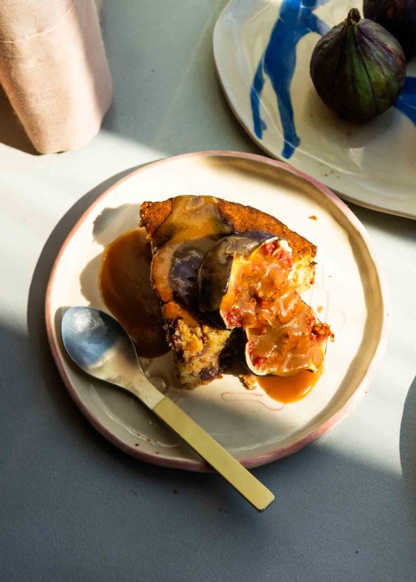 Ciasto z figami, ricottą i sosem z palonego miodu