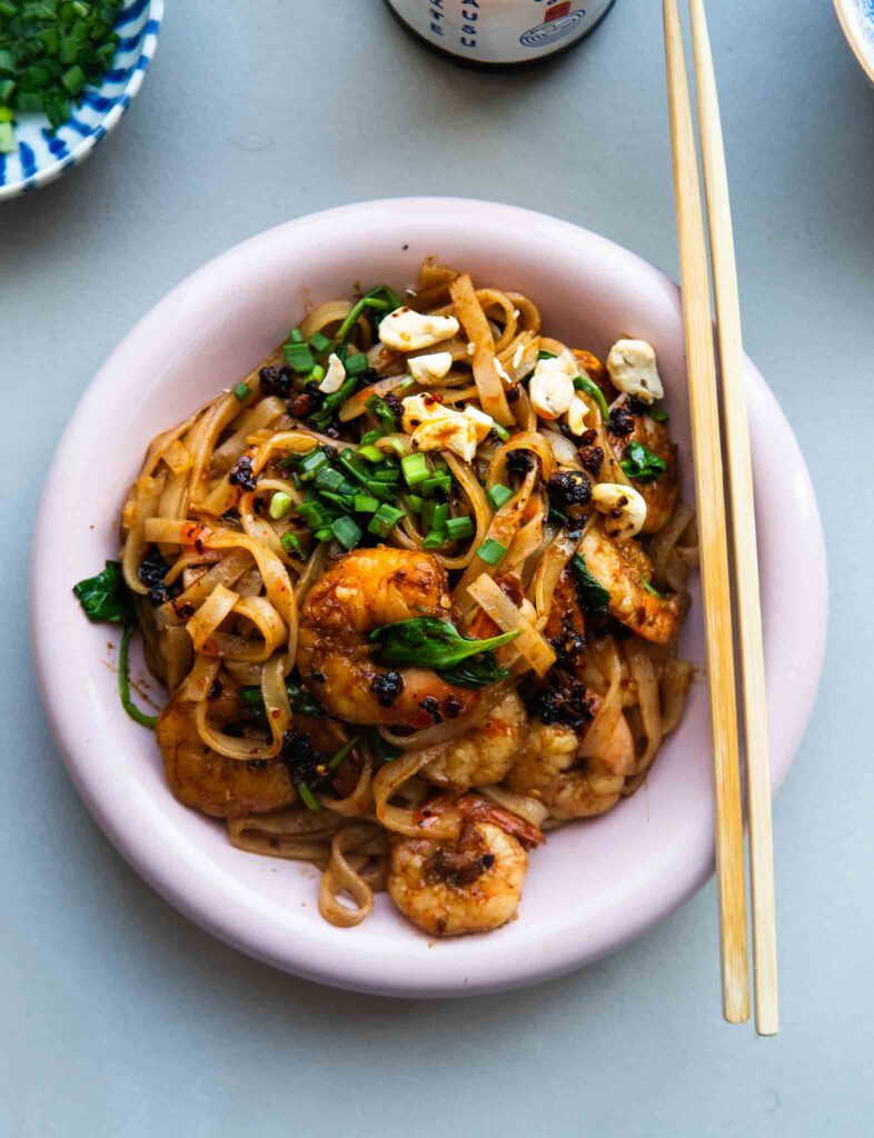 Pad See Ew – Makaron w sosie sojowym z krewetkami