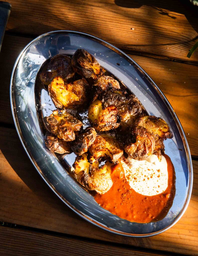Chrupiące gniecione patatas bravas 1 Chrupiące gniecione patatas bravas